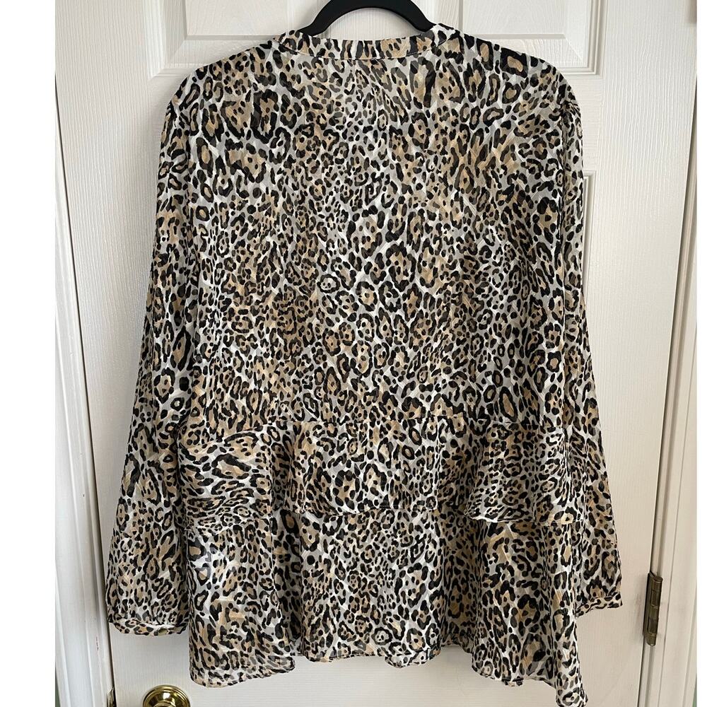 Chico’s Ruffle Front Blouse Tiered Peplum Hem Sz 3 (16/18) Animal Print Feminine - Picture 3 of 12
